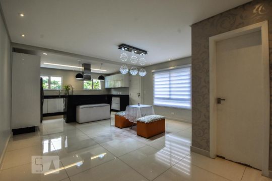 Cozinha de casa à venda com 3 quartos, 250m² em Parque Colonial, São Paulo
