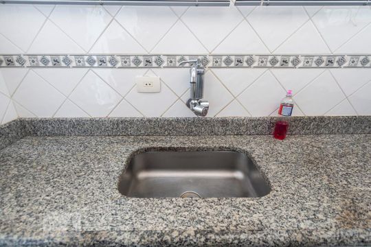 Cozinha de apartamento para alugar com 2 quartos, 68m² em Chácara Inglesa, São Paulo