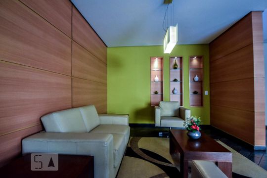 Hall de apartamento para alugar com 3 quartos, 67m² em Vila Sofia, São Paulo
