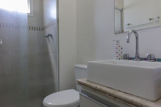 banheiro suite de apartamento para alugar com 2 quartos, 70m² em Vila Andrade, São Paulo