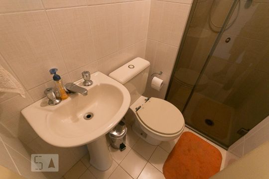 Banheiro  de apartamento à venda com 3 quartos, 62m² em Jardim Maria Estela, São Paulo