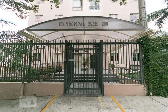 Entrada  de apartamento à venda com 3 quartos, 62m² em Jardim Maria Estela, São Paulo