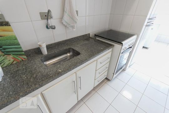 Cozinha  de apartamento à venda com 3 quartos, 62m² em Jardim Maria Estela, São Paulo