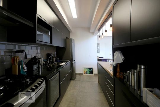 Cozinha de apartamento à venda com 1 quarto, 105m² em Vila Madalena, São Paulo