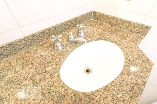 Banheiro  de apartamento para alugar com 3 quartos, 72m² em Vila Mariana, São Paulo