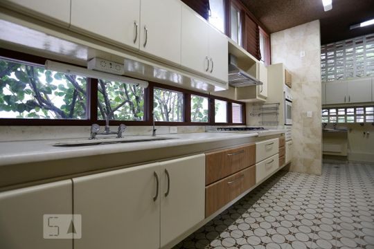 Cozinha de casa para alugar com 4 quartos, 1000m² em Vila São Francisco, São Paulo