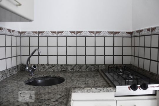 Cozinha de kitnet/studio para alugar com 1 quarto, 27m² em Consolação, São Paulo