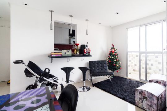 Sala de apartamento para alugar com 2 quartos, 65m² em Vila Bertioga, São Paulo