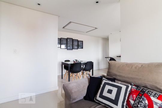Sala de apartamento para alugar com 2 quartos, 65m² em Vila Bertioga, São Paulo