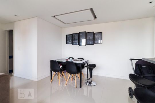 Sala de apartamento para alugar com 2 quartos, 65m² em Vila Bertioga, São Paulo