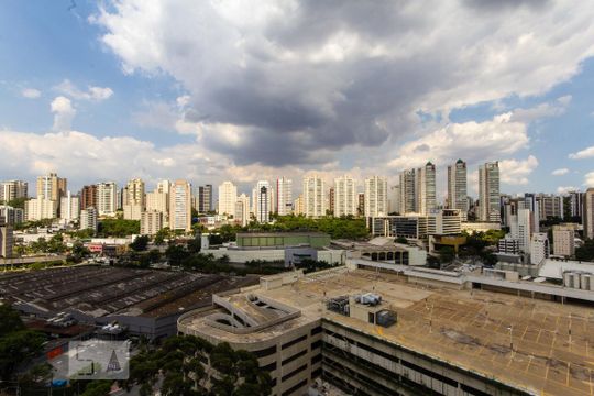 Sala (vista) de apartamento para alugar com 1 quarto, 49m² em Vila Andrade, São Paulo