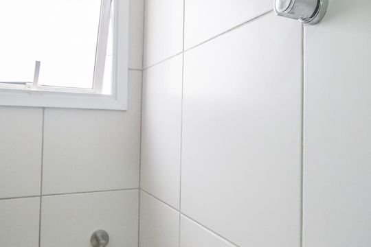 Banheiro de kitnet/studio para alugar com 1 quarto, 49m² em Vila Olímpia, São Paulo