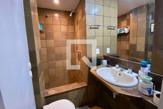Banheiro de apartamento à venda com 3 quartos, 96m² em Humaitá, Rio de Janeiro