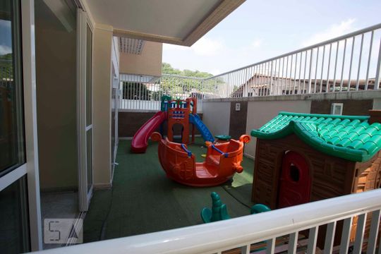 playground de apartamento para alugar com 2 quartos, 72m² em Santa Rosa, Niterói