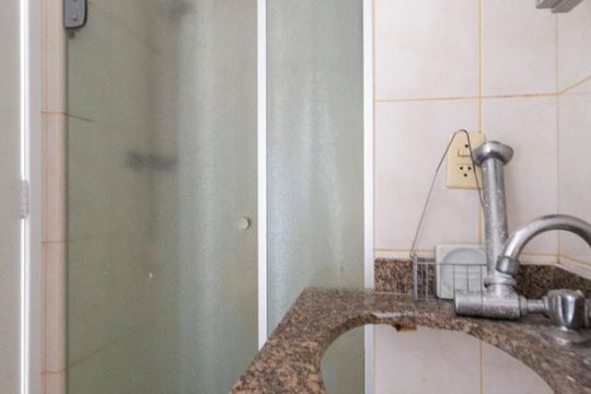 Banheiro social de apartamento para alugar com 2 quartos, 66m² em Saúde, São Paulo