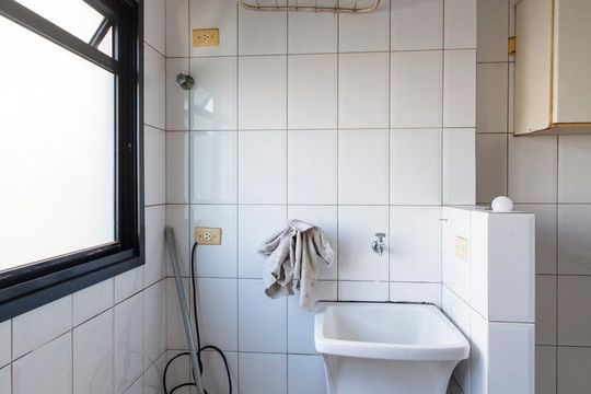 Área de serviço de apartamento para alugar com 2 quartos, 66m² em Saúde, São Paulo