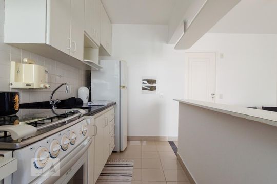 Cozinha de apartamento à venda com 2 quartos, 53m² em Cambuí, Campinas