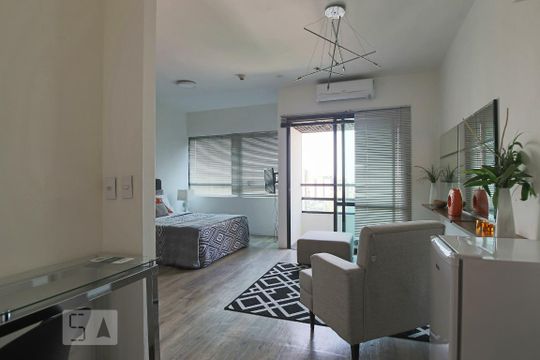Sala de kitnet/studio para alugar com 1 quarto, 35m² em Jardim Paulista, São Paulo