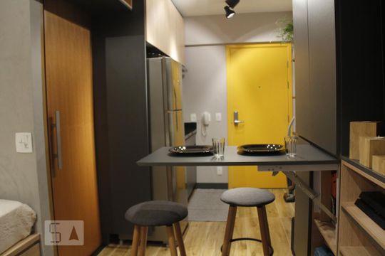Cozinha de kitnet/studio para alugar com 1 quarto, 28m² em Santa Efigênia, São Paulo
