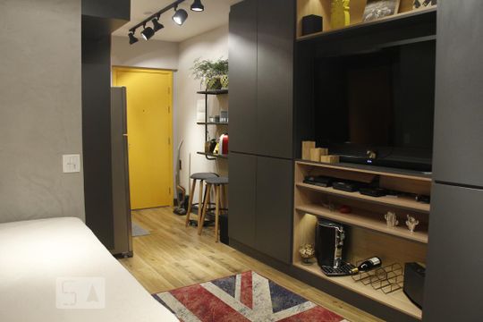 Quarto de kitnet/studio para alugar com 1 quarto, 28m² em Santa Efigênia, São Paulo