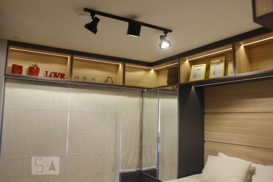 Quarto de kitnet/studio para alugar com 1 quarto, 28m² em Santa Efigênia, São Paulo