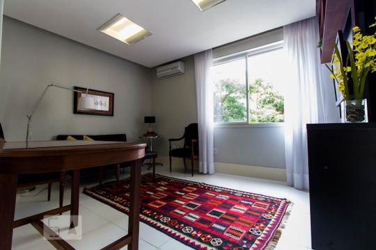 Sala de apartamento para alugar com 1 quarto, 58m² em Higienópolis, Porto Alegre