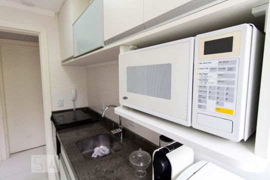 Cozinha de apartamento para alugar com 1 quarto, 58m² em Higienópolis, Porto Alegre
