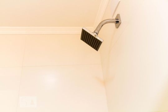Banheiro de apartamento para alugar com 1 quarto, 58m² em Higienópolis, Porto Alegre