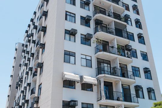 Fachada de apartamento para alugar com 3 quartos, 70m² em Barra da Tijuca, Rio de Janeiro