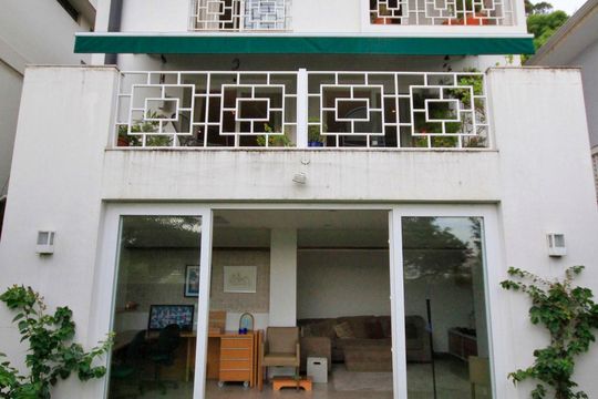 Fachada Posterior de casa à venda com 3 quartos, 260m² em Pacaembu, São Paulo