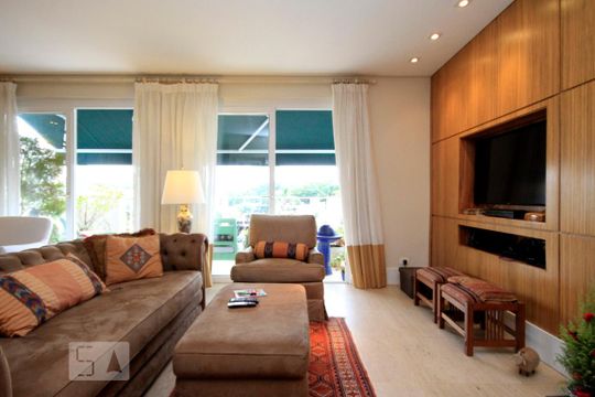 Sala de casa à venda com 3 quartos, 260m² em Pacaembu, São Paulo