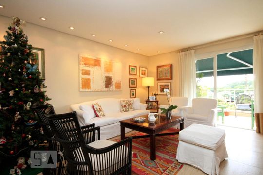 Sala de casa à venda com 3 quartos, 260m² em Pacaembu, São Paulo