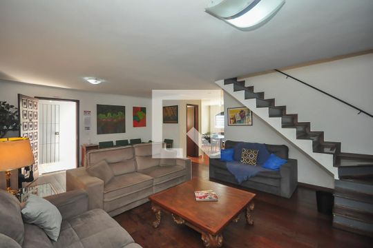 Casa à venda com 6 quartos, 280m² em Vila Morse, São Paulo