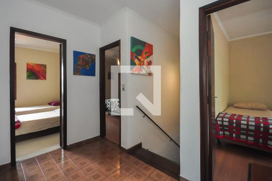 Corredor da Casa 1 de casa para alugar com 6 quartos, 280m² em Vila Morse, São Paulo