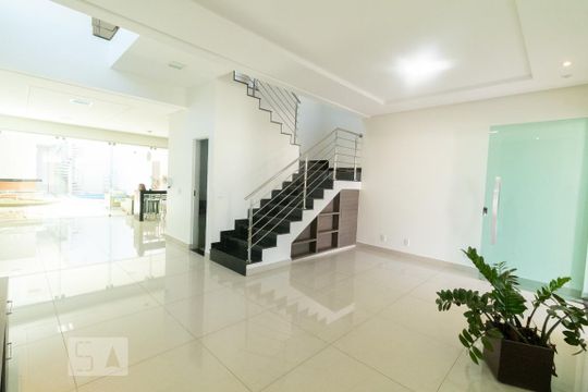 Sala de casa para alugar com 3 quartos, 297m² em Setor Sudoeste, Goiânia