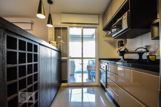 Cozinha de kitnet/studio para alugar com 1 quarto, 55m² em Vila Gertrudes, São Paulo