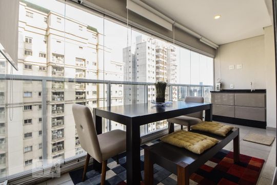 Varanda de kitnet/studio para alugar com 1 quarto, 55m² em Vila Gertrudes, São Paulo