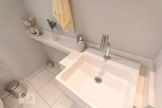 Banheiro  de apartamento à venda com 2 quartos, 89m² em Vila Gumercindo, São Paulo
