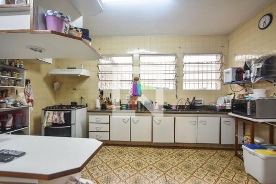 Cozinha  de casa à venda com 3 quartos, 400m² em Brooklin Paulista, São Paulo