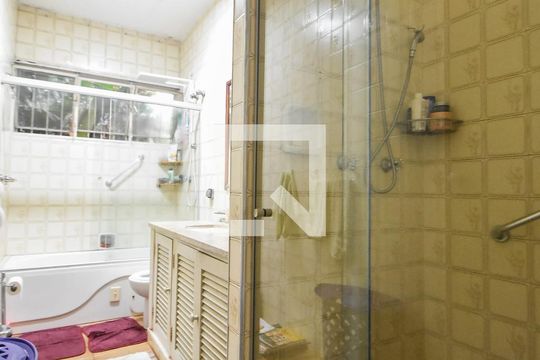Banheiro Suíte 01 de casa à venda com 3 quartos, 400m² em Brooklin Paulista, São Paulo