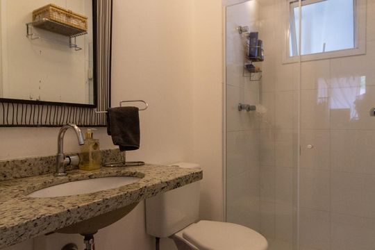 Banheiro de apartamento para alugar com 3 quartos, 77m² em Vila Andrade, São Paulo