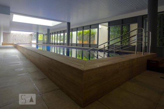 Piscina de kitnet/studio para alugar com 1 quarto, 31m² em Sumarezinho, São Paulo