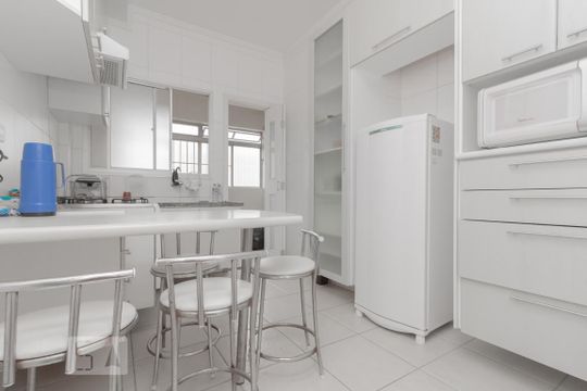 Cozinha de apartamento à venda com 2 quartos, 167m² em Vila Santo Estéfano, São Paulo