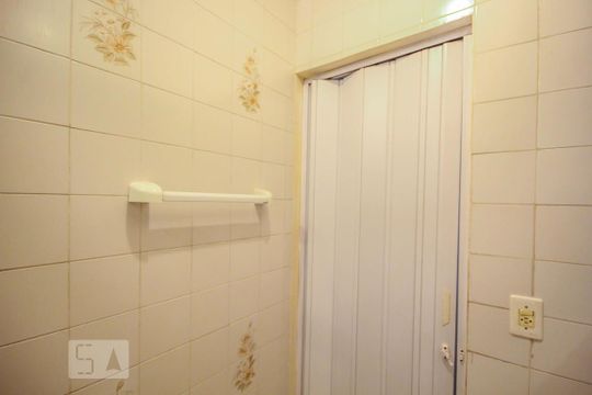 Banheiro de apartamento à venda com 1 quarto, 51m² em Copacabana, Rio de Janeiro