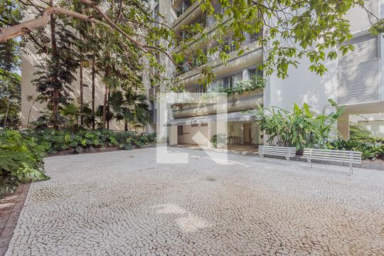 Área comum de apartamento para alugar com 2 quartos, 100m² em Pinheiros, São Paulo