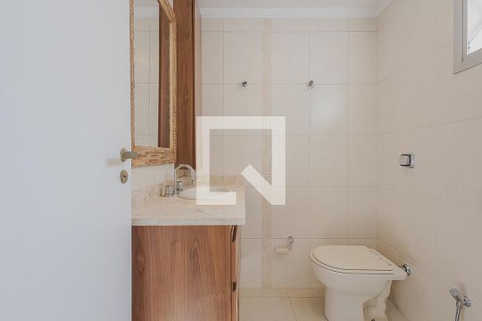 Banheiro da Suíte de apartamento para alugar com 2 quartos, 100m² em Pinheiros, São Paulo