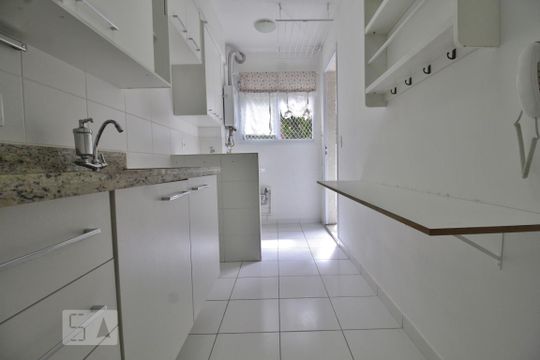 Cozinha de apartamento para alugar com 2 quartos, 60m² em Jardim das Vertentes, São Paulo