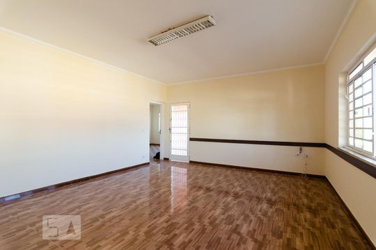 Sala de casa para alugar com 3 quartos, 336m² em Vila Industrial, Campinas