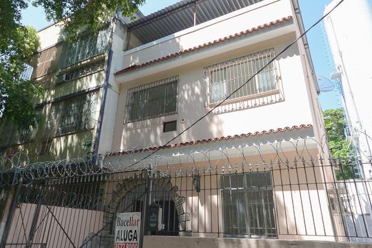Fachada de casa para alugar com 5 quartos, 350m² em Tijuca, Rio de Janeiro