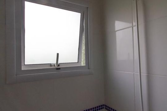 Banheiro de apartamento para alugar com 2 quartos, 46m² em Jardim Ampliação, São Paulo